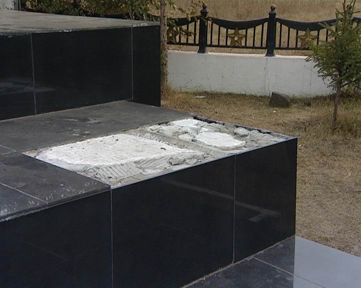 Вандалы разрушают монумент героям ВОВ в Братске