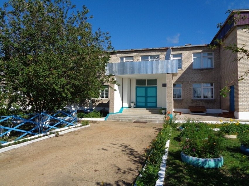 Кровля протекает в Новоивановской школе в Забайкалье с 2013 года — денег на ремонт нет