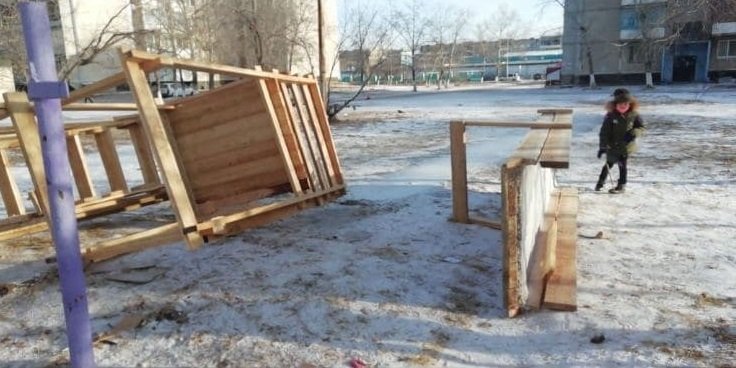 Глава Краснокаменска: Установленную жителями горку снесли из-за требований ГОСТа