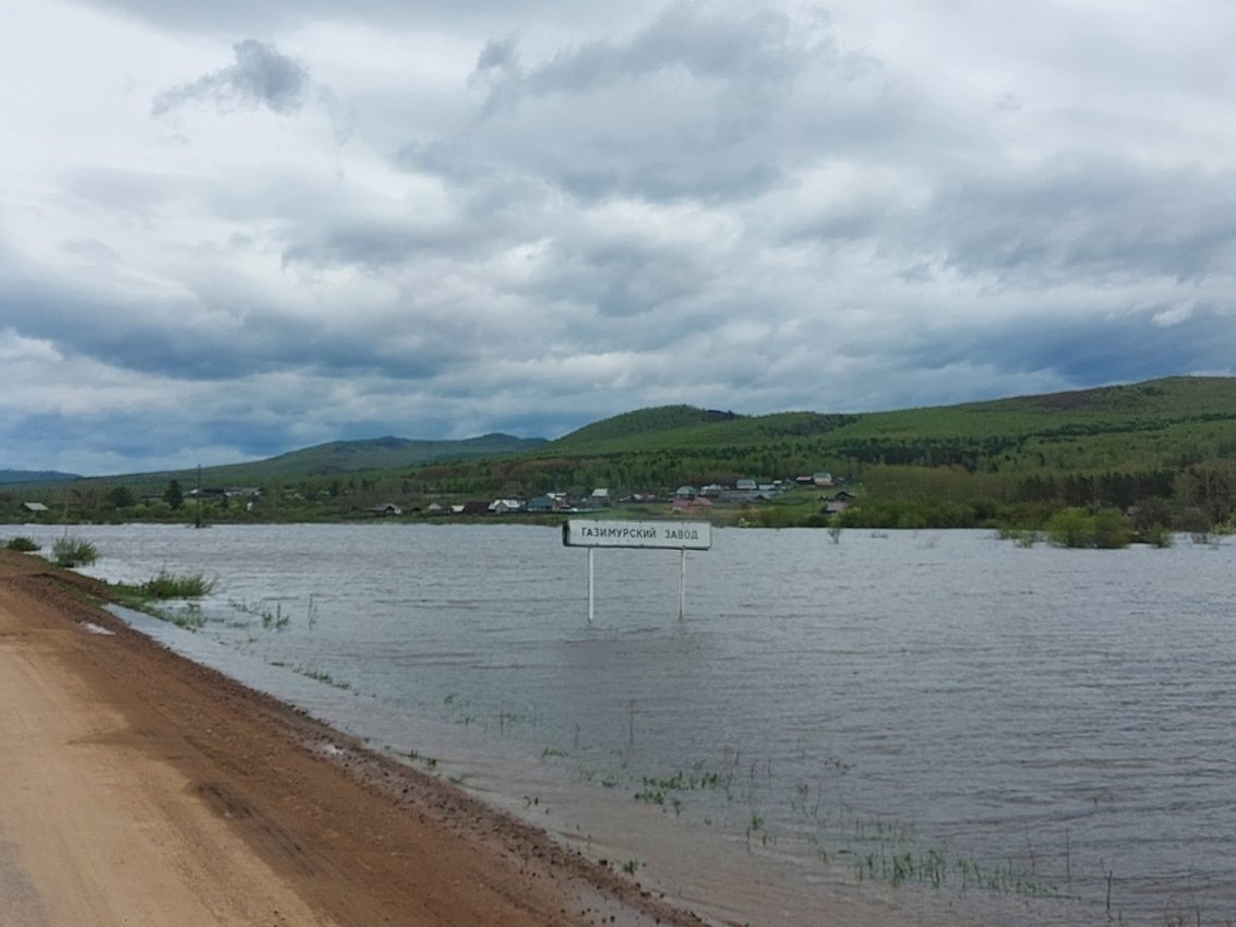 Река Газимур начала затапливать село Газимурский Завод в Забайкалье