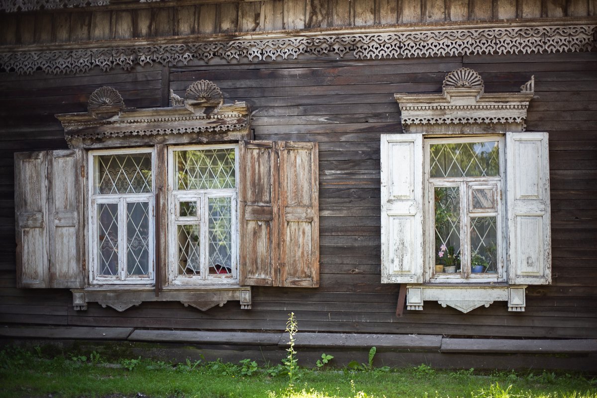 «Исчезающий Иркутск»: Пятёрка самых красивых разрушающихся домов 2021 года