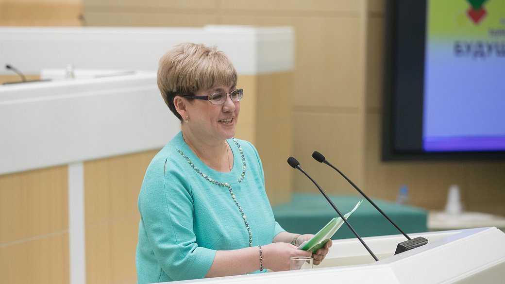 Наталья Жданова выступает в Совете Федерации