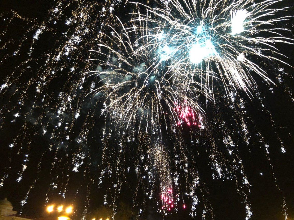 Иркутяне смогут посмотреть новогодние фейерверки в режиме онлайн