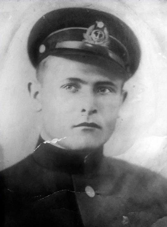 Геннадий Белокопытов старший лейтенант,командир боевой части 