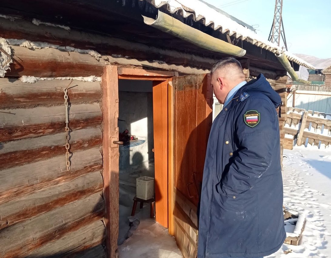 Прокуратура проверит школу в селе Любовь после видео Понасенкова об унижении учащегося
