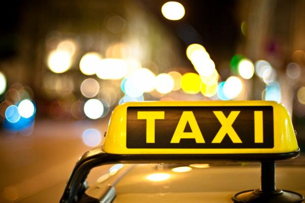 Такси «Максим» в Иркутске прекратило работу с перевозчиком, которого запретил минтрас
