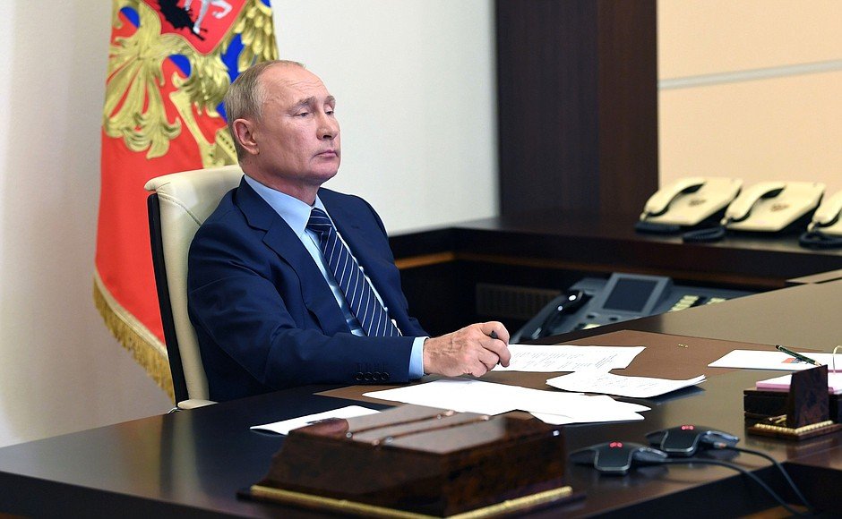 Путин подписал указ о разовых выплатах пенсионерам в 10 тысяч рублей