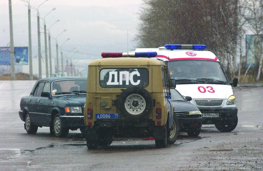 Три человека погибли на трассе Чита — Хабаровск из-за столкновения «ВАЗ» с грузовиком