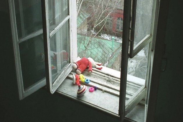 В Ангарске 6-летний ребенок выпал из окна 5-ого этажа