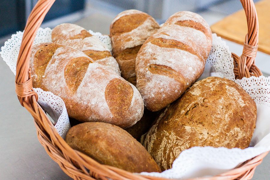 Хлеб бабушкины рецепты. Бабушкин хлеб. Хлеб Забайкальский. Румяный хлеб. Бабушкин хлеб фото.