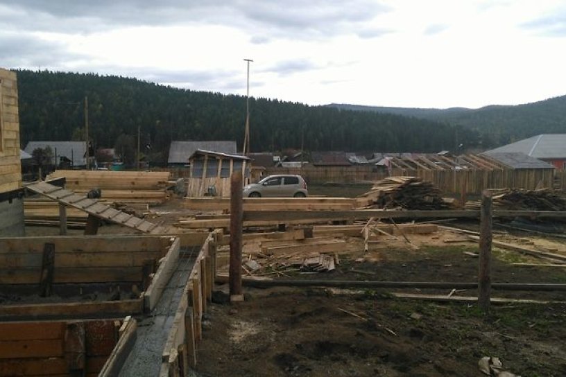 Пять деревянных домов строят для погорельцев в посёлке Горячий ключ
