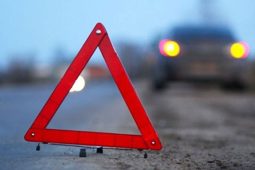 Водитель Toyota насмерть сбил женщину и травмировал мужчину в Краснокаменске