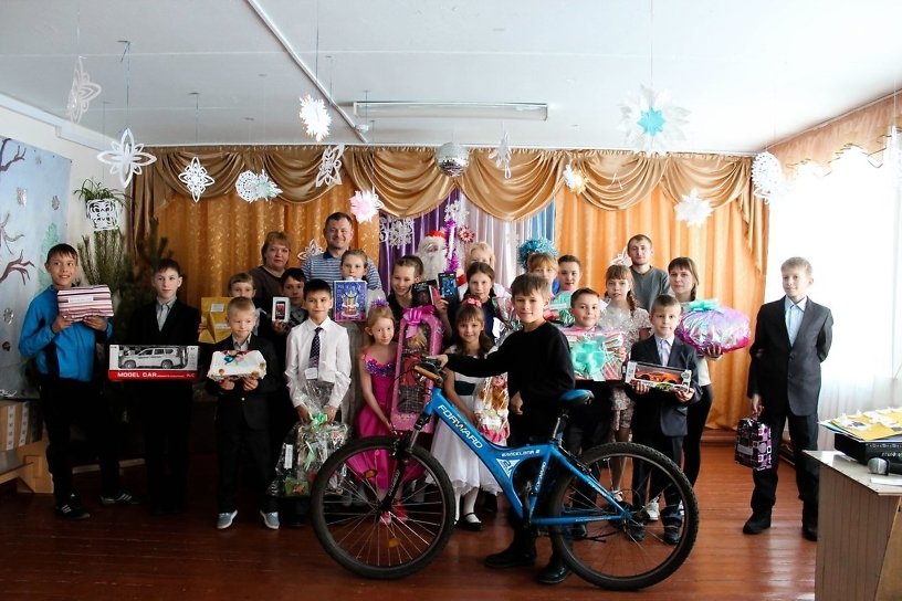 Волонтёры увезли подарки к Новому году более чем 60 детям из детдомов Забайкалья и Бурятии