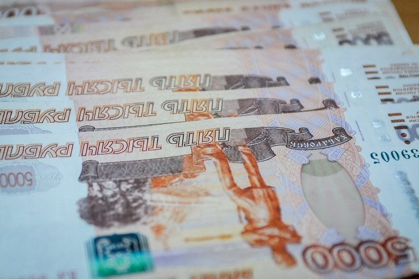 Банкомат из-за ошибки техников выдал жителям Нижнеудинска 100 тыс. рублей