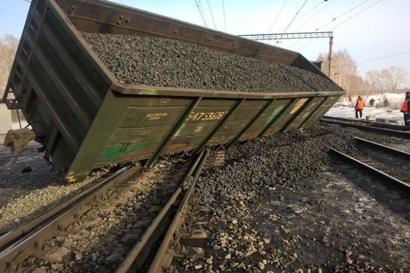 Пять вагонов с углём сошли с рельсов на станции Тайшет в Приангарье