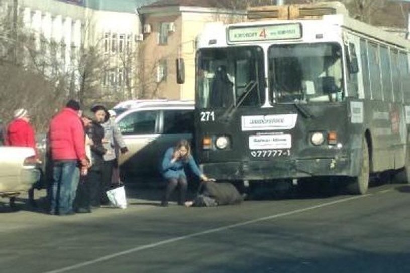 Водитель троллейбуса №4 сбила пожилого мужчина в Иркутске