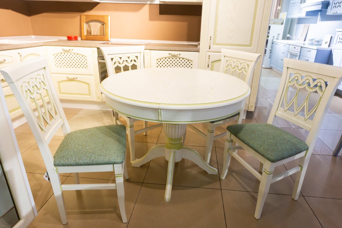 Столы кухонные иркутск. Столы и стулья для кухни Музаев. Столы и стулья для кухни Чита.